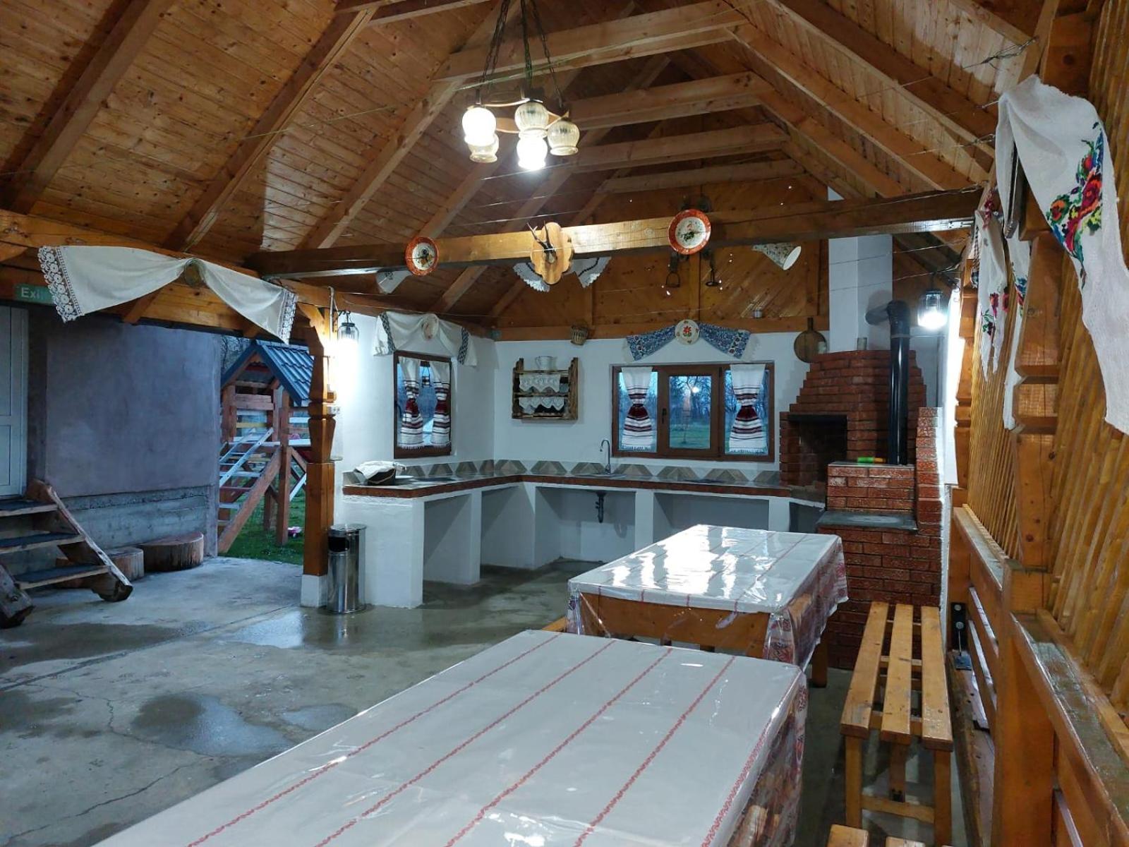 Pensiune Agroturistica "Casa Teodora" Budesti  ภายนอก รูปภาพ